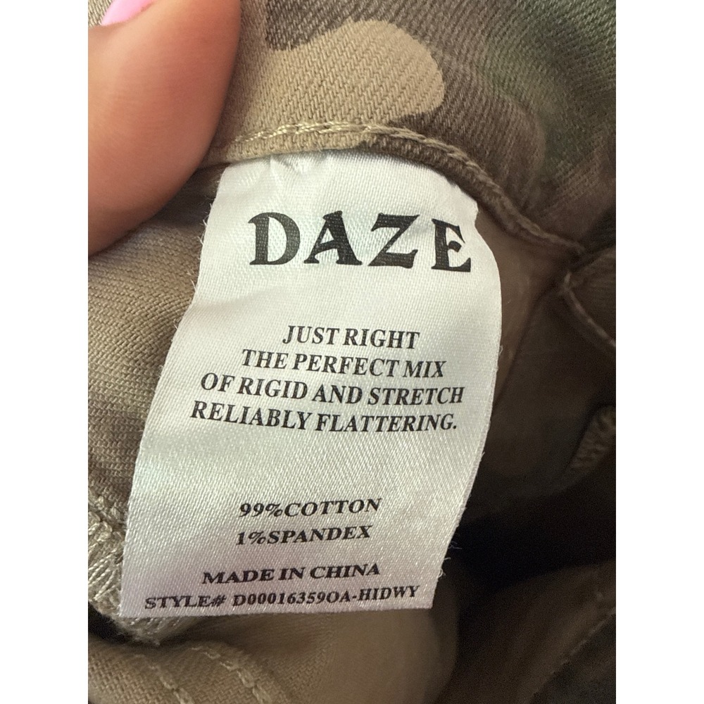 DAZE Women Pants Camo High Waisted Wide Leg Utility Cargo Military 27 - Picture 7 of 7